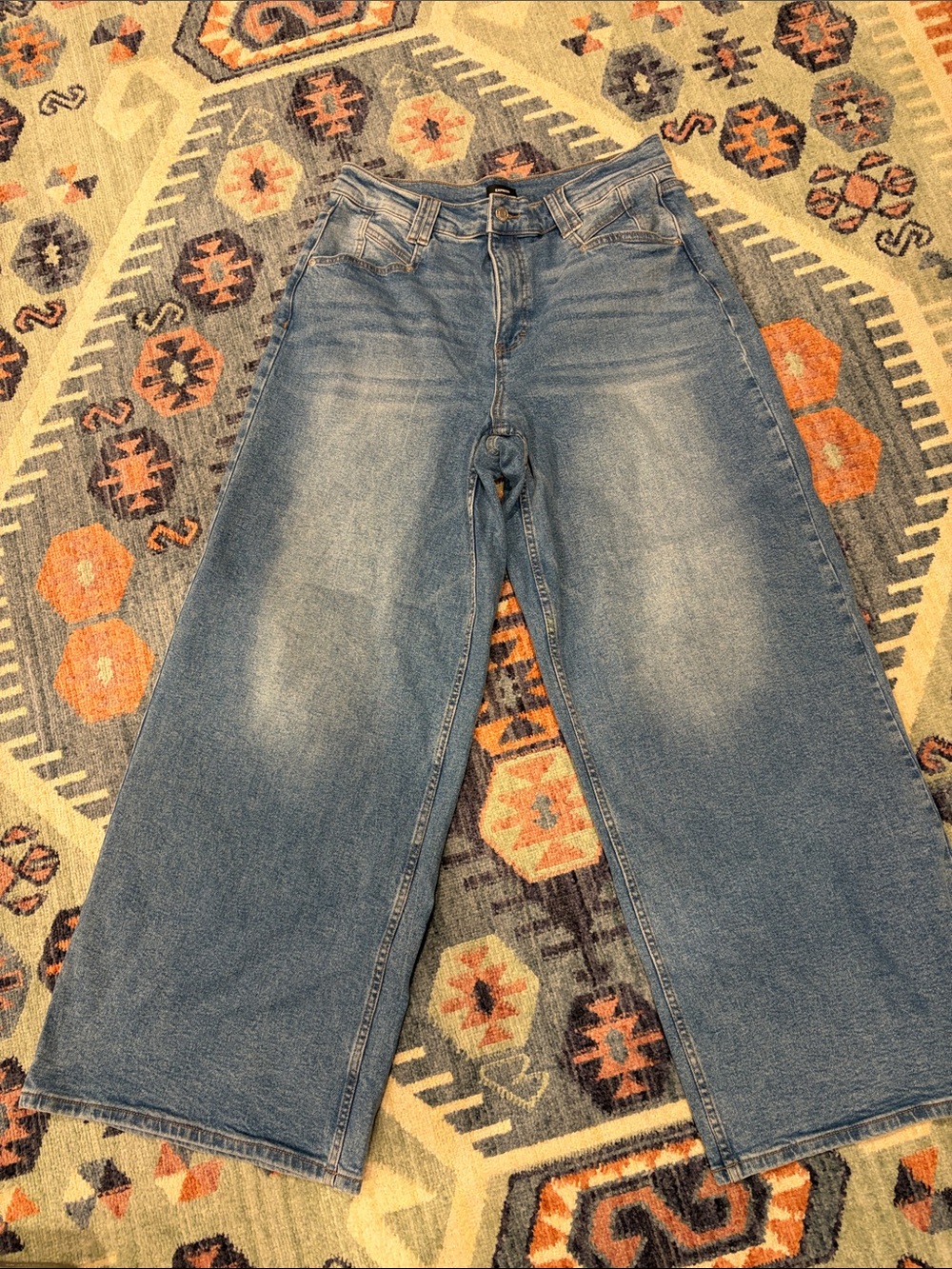 Express Wide-Leg Jeans in Light Blue Wash